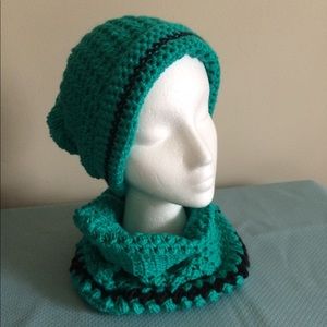 SET HAT AND COLLAR KNITTED